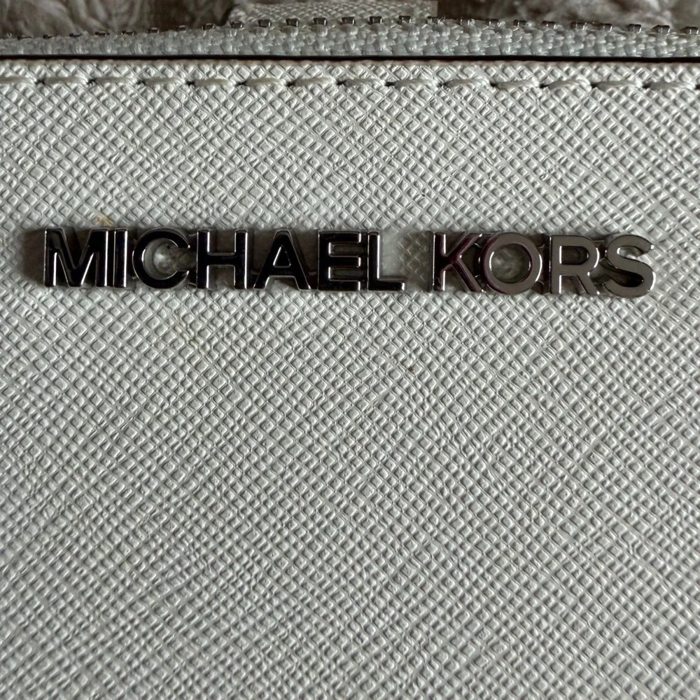 Michael Kors Jet Set Travel Flat Phone Case Wristlet White Saffiano 35F8STVW0L